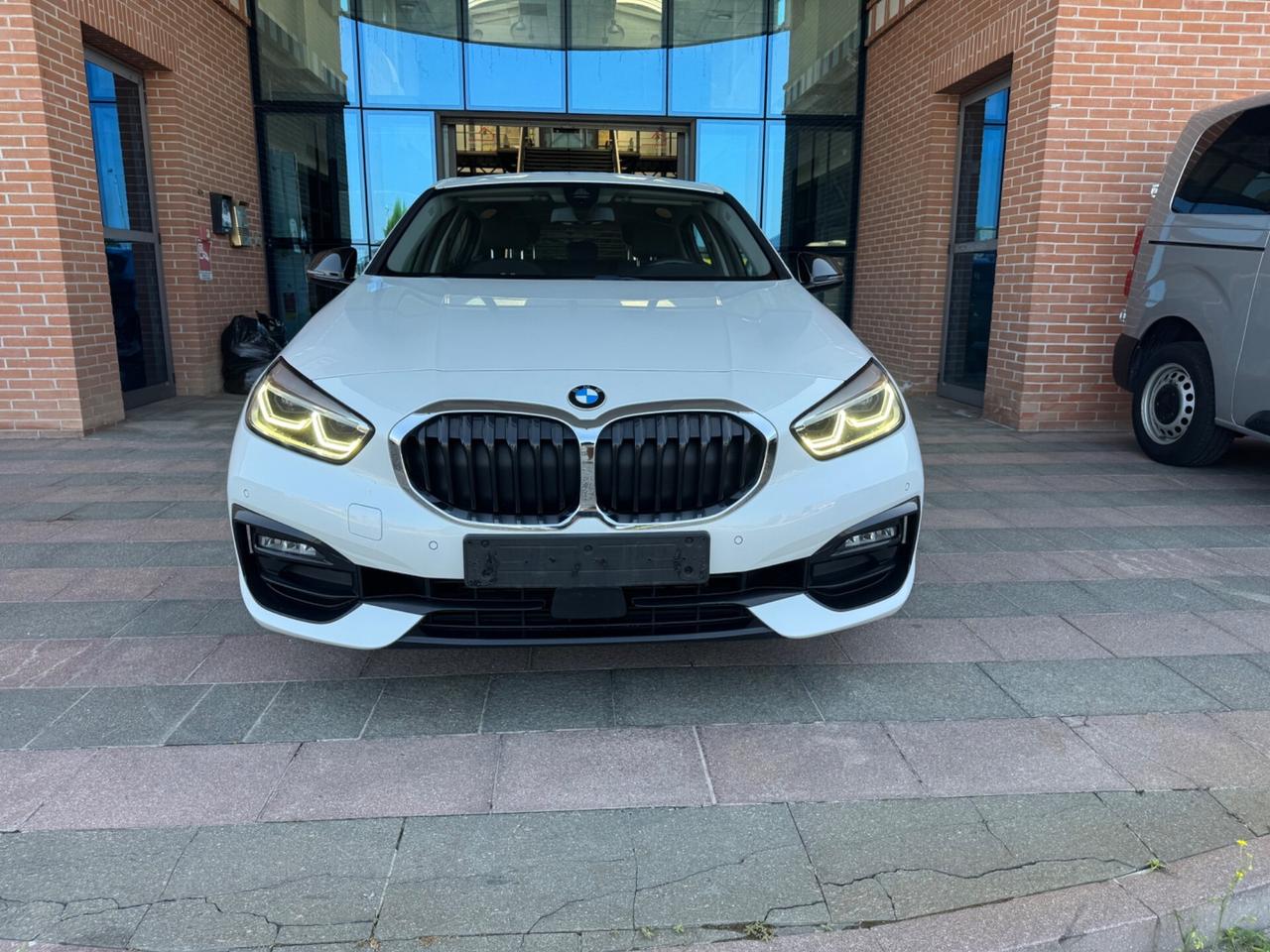 Bmw 118 118d 5p. Msport