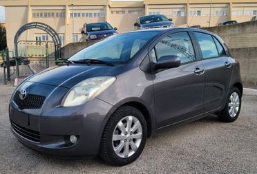 Toyota Yaris 1.3 5 porte Navi