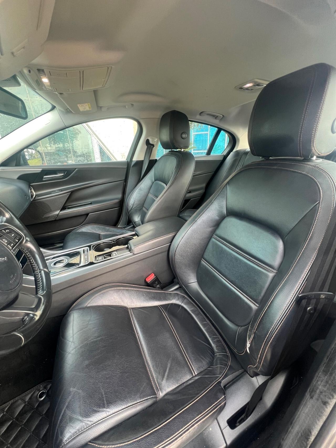 Jaguar XE 2.0 D Turbo 180CV aut. Prestige Business Edition