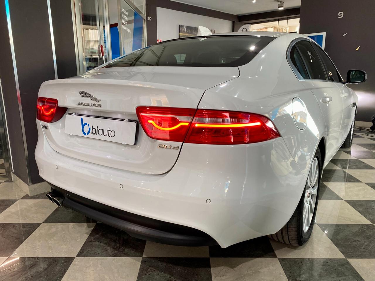 Jaguar XE 2.0 D 180 CV aut. Prestige-2017
