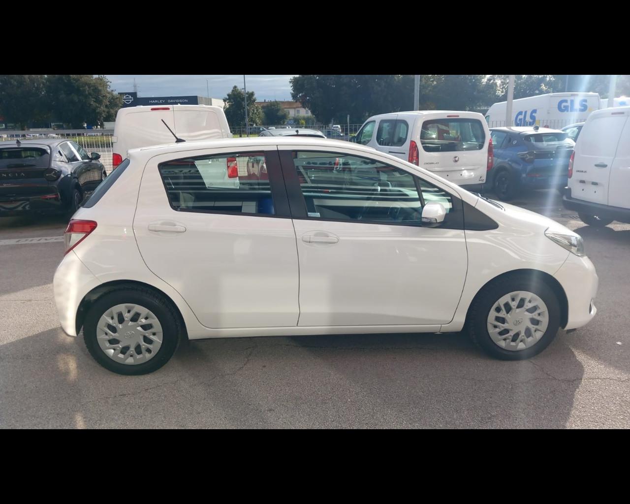 TOYOTA Yaris 3ª serie - Yaris 1.0 5 porte Lounge