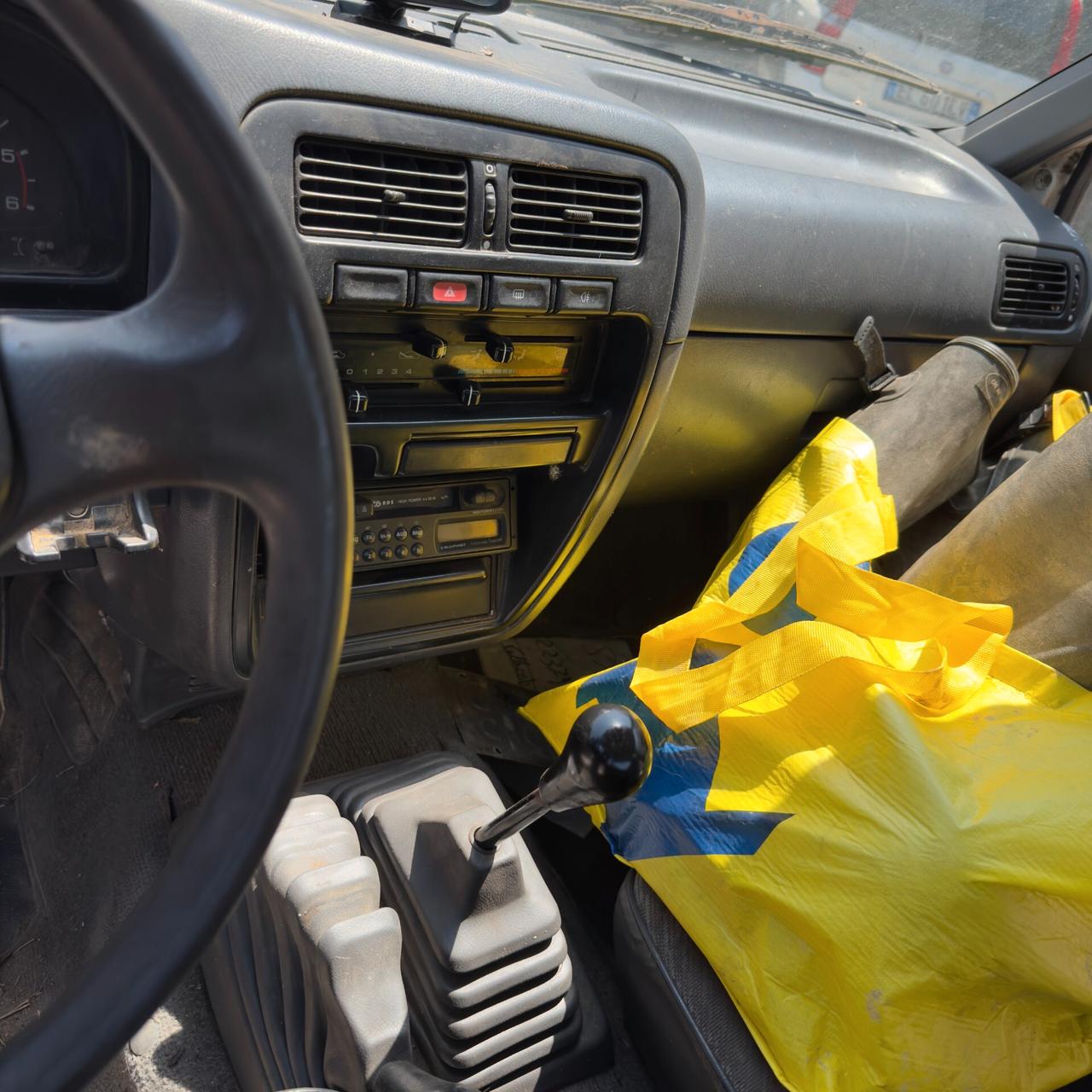 Nissan Pick Up king kab 2500 autocarro