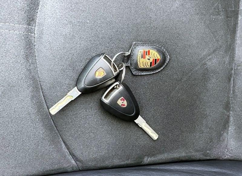 Porsche 911 CARRERA 4 Cabriolet GTS PDK