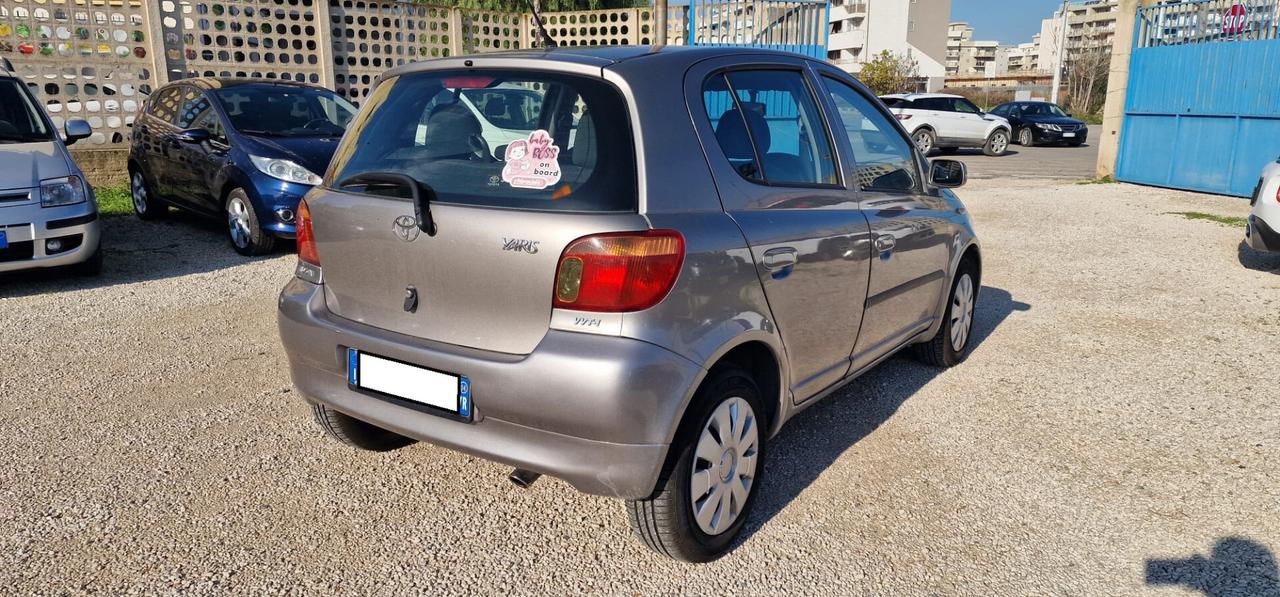 Toyota Yaris 1.0 5porte Sol 100.000km