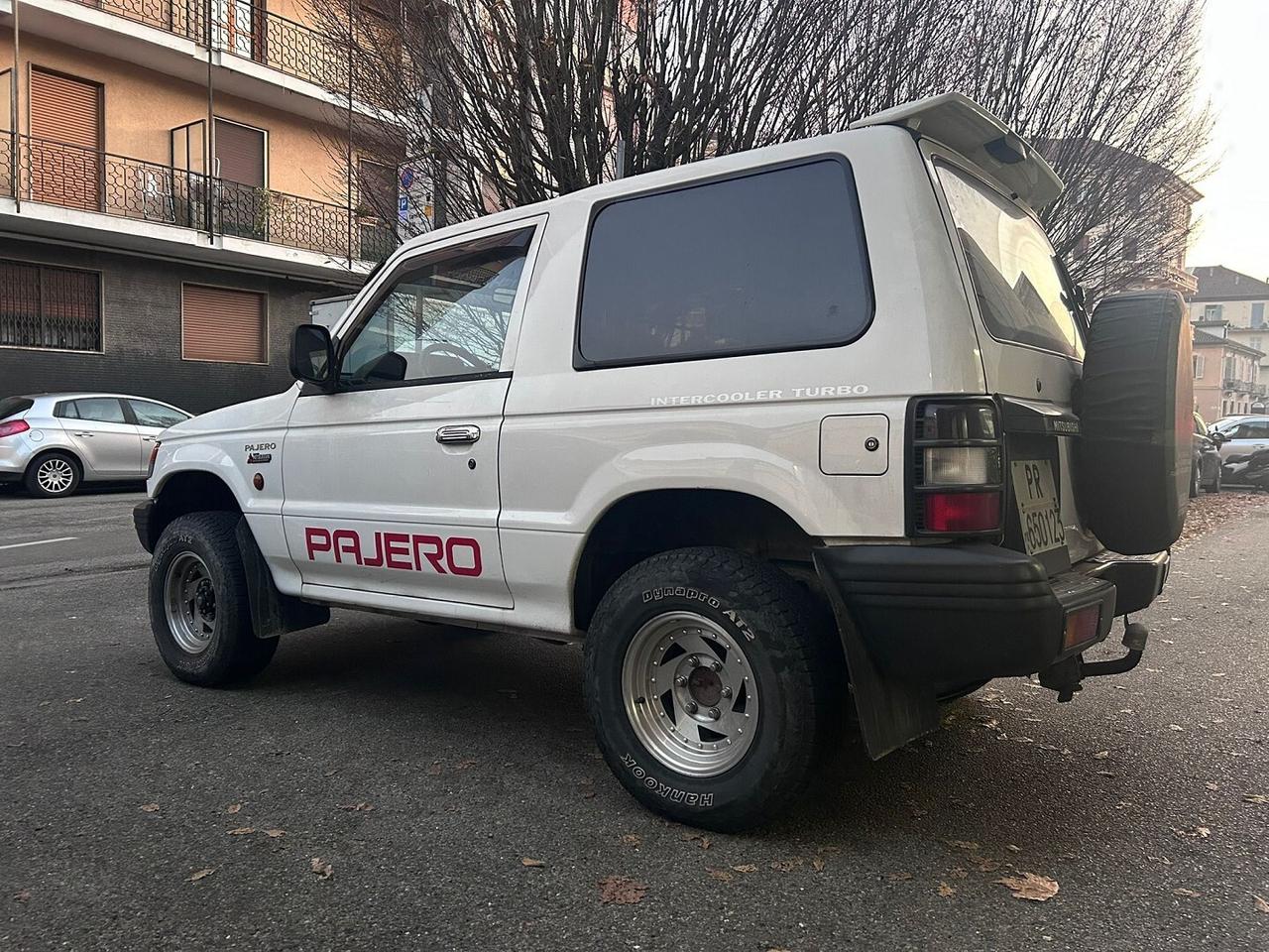Mitsubishi Pajero iscirtto ASI con gancio traino