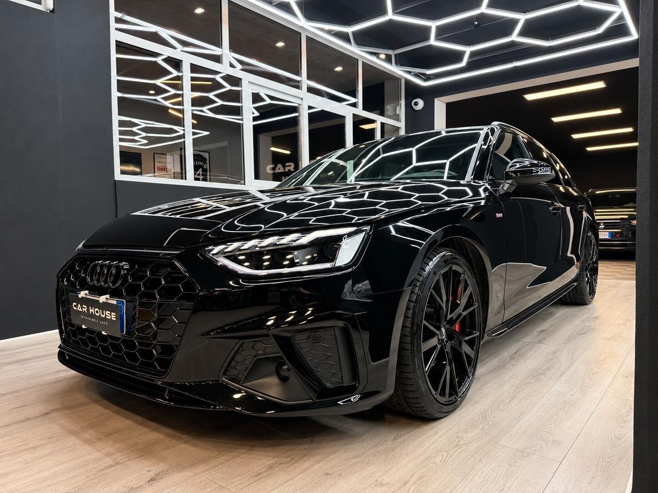 Audi A4 2.0 TDI QUATTRO 190CV SLine Stronic