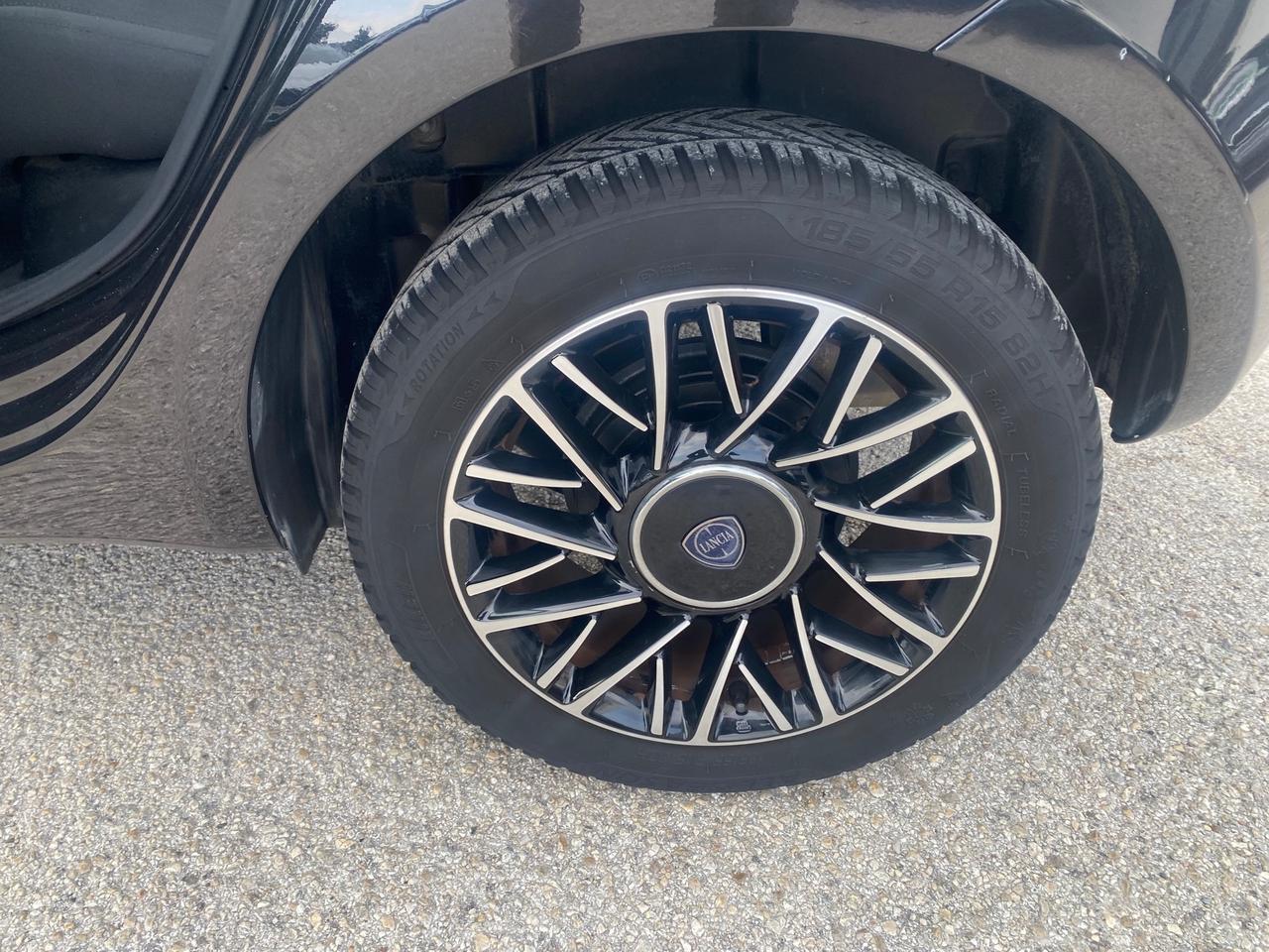 Lancia Ypsilon 1.2 69 CV 5 porte GPL Ecochic Gold