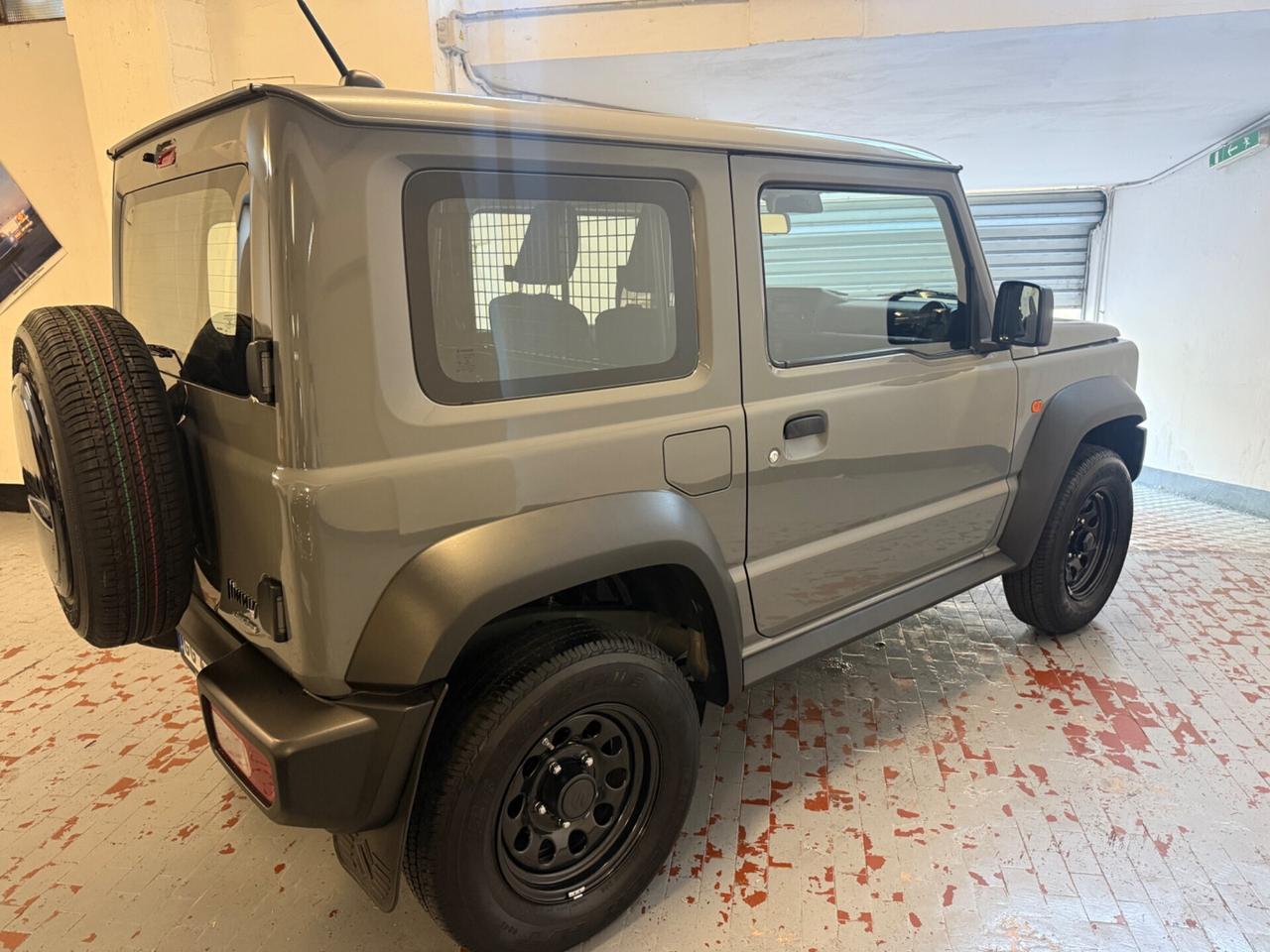 Suzuki Jimny 1.5 5MT PRO (N1)