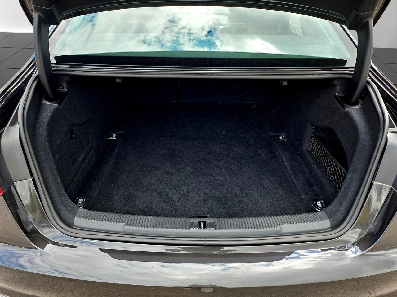 Audi A6 2.0 TDI ultra S tronic Business Plus S- LINE Semi Digital