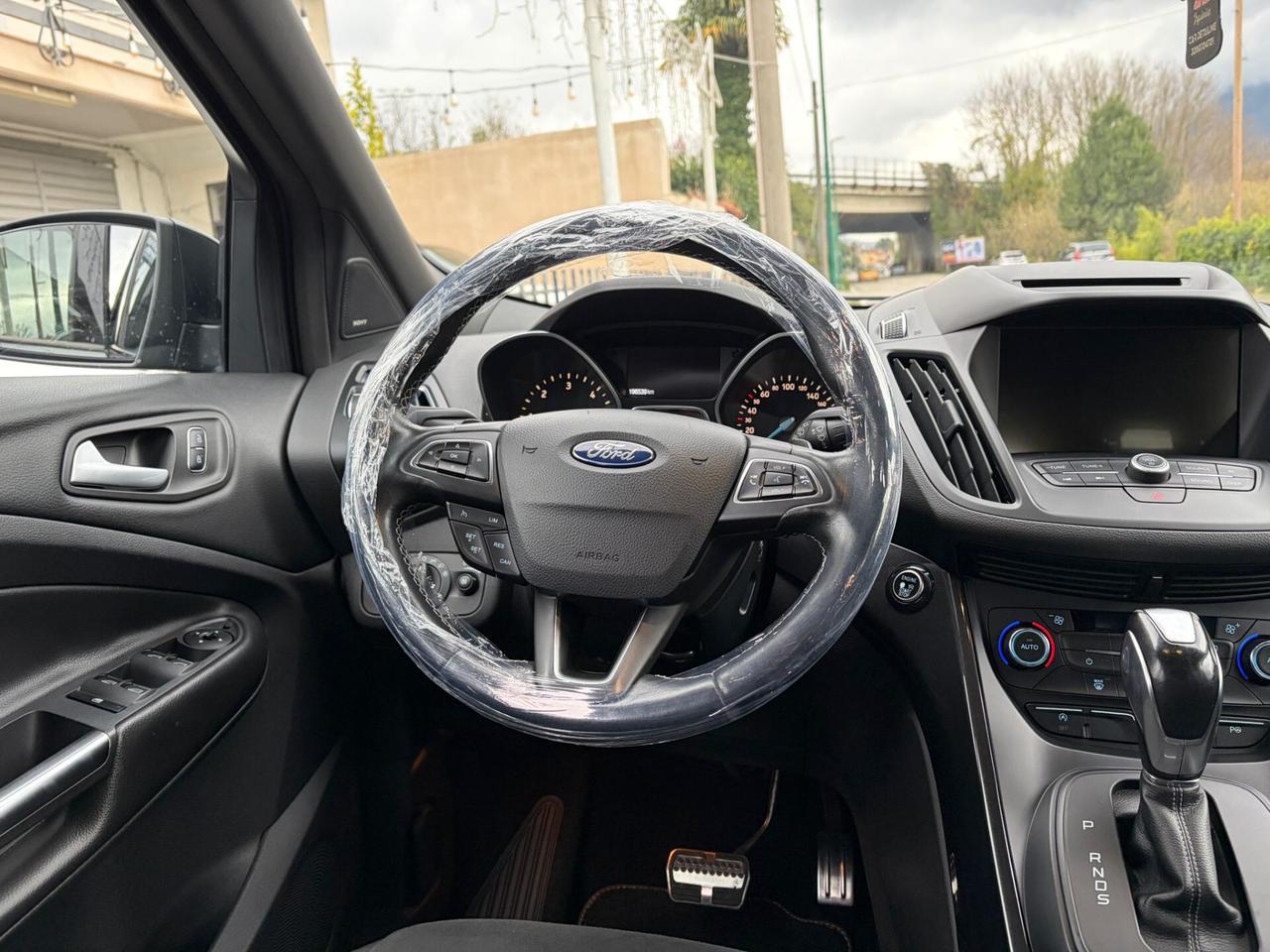 Ford Kuga 2.0 TDCI 150CV 4WD TETTO Powershift ST-Line