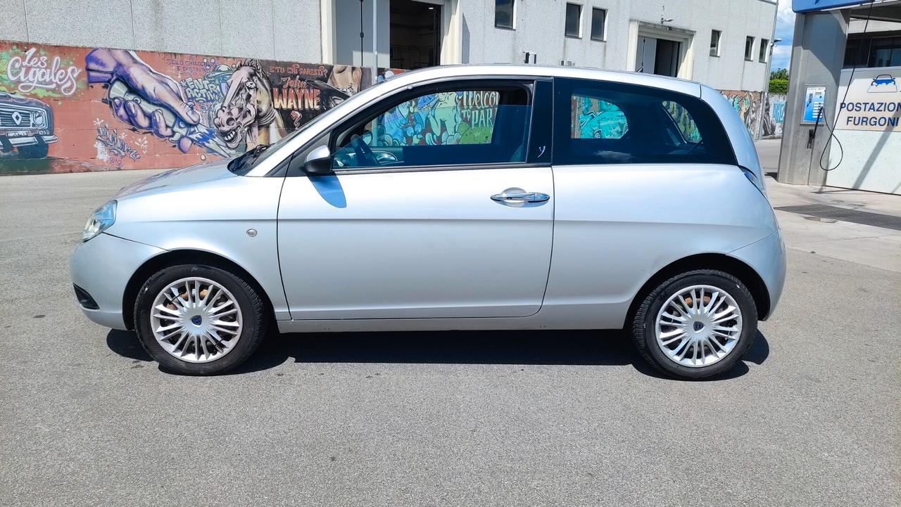Lancia Ypsilon 1.2 soli 62000km NEOPATENTATI - 2009