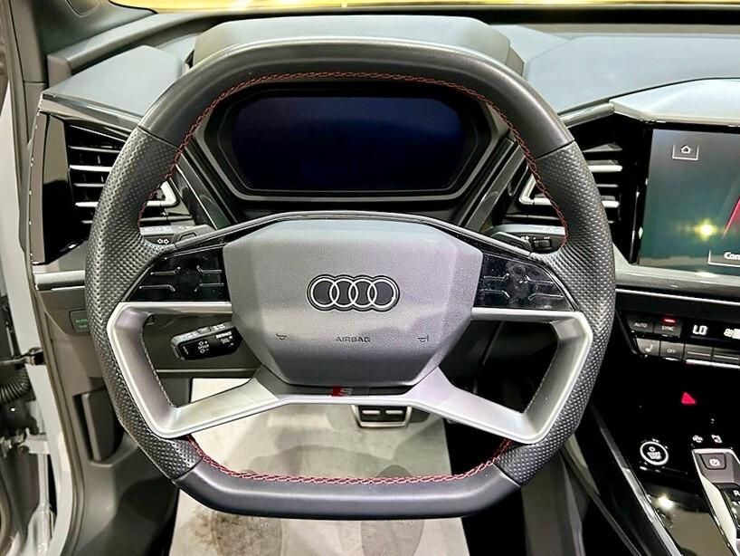 Audi Q4 50 e-tron quattro Business Advanced