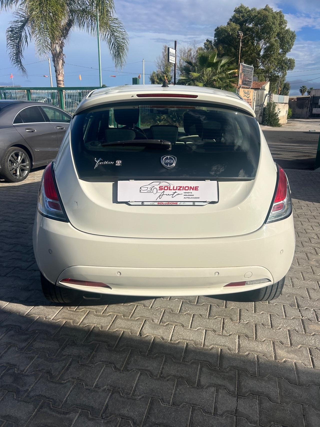 Lancia Ypsilon 1.2 69 CV 5 porte Platinum