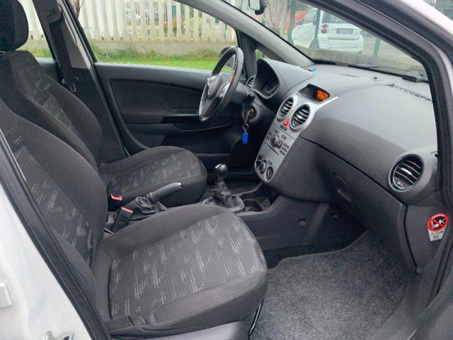 OPEL Corsa 1.2 5 porte COSMO
