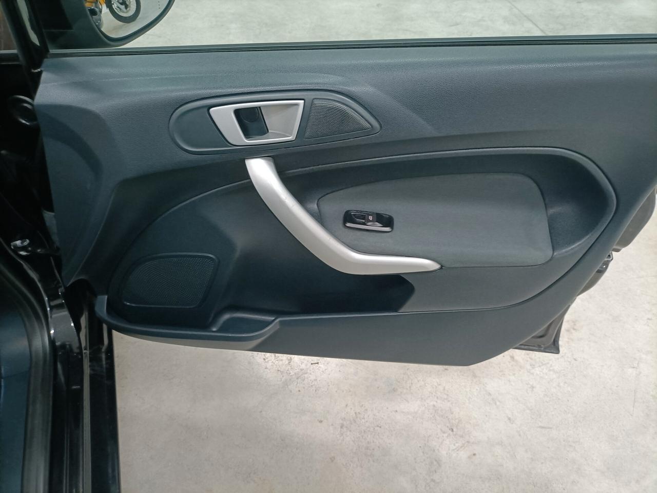 Ford Fiesta 1.4 TDCi 70CV 5 porte Titanium 11/2011