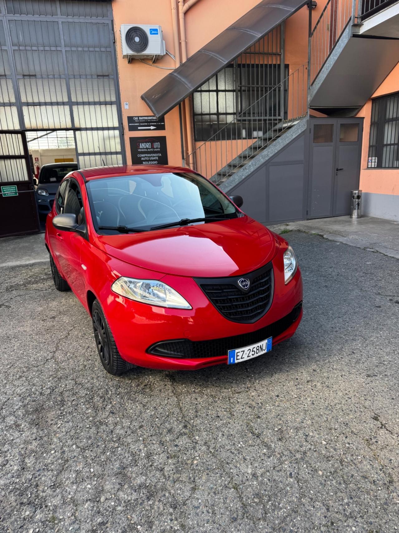 Lancia Ypsilon 1.2 69 CV 5 porte Elefantino