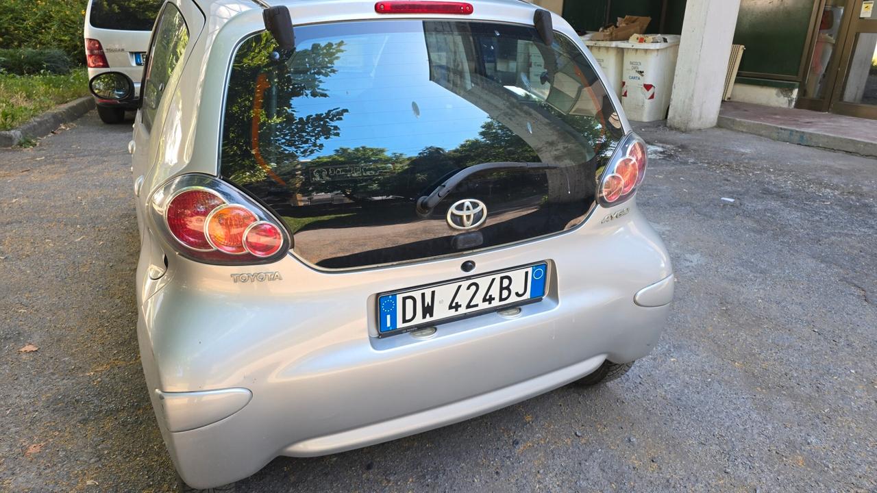 Toyota Aygo 1.0 12V VVT-i 5 porte Sol