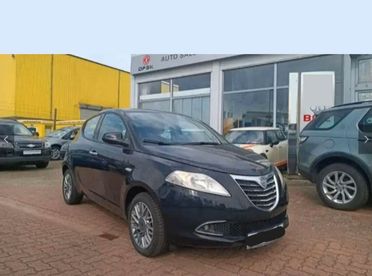 Lancia Ypsilon 1.2 69 CV 5 porte S&S Elefantino ok neo patentati