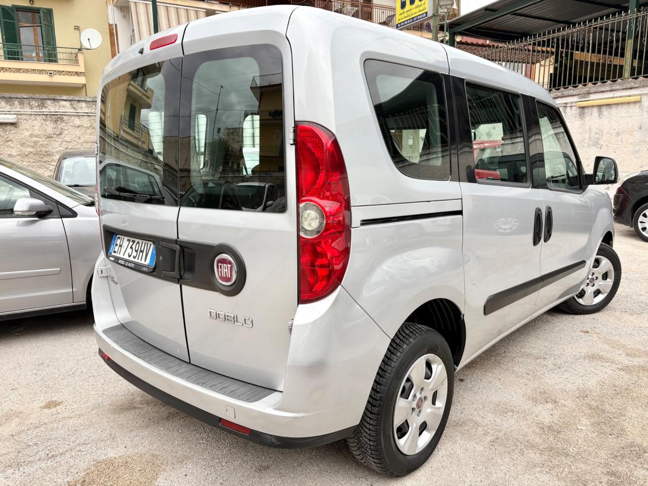 Fiat Doblò 1.6 MJT furgone con 5 posti