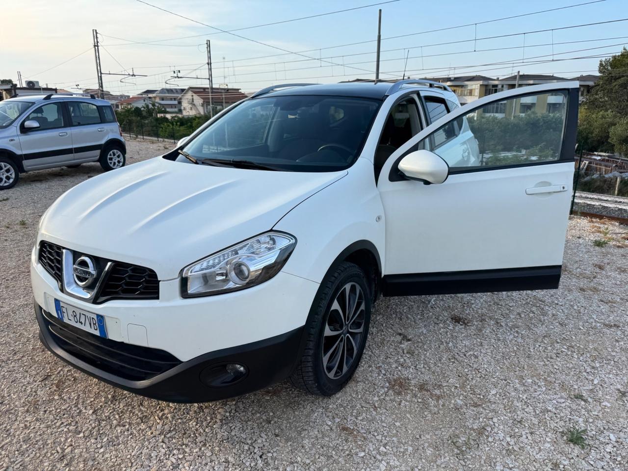 Nissan Qashqai 1.5 diesel PERMUTE 3.999€