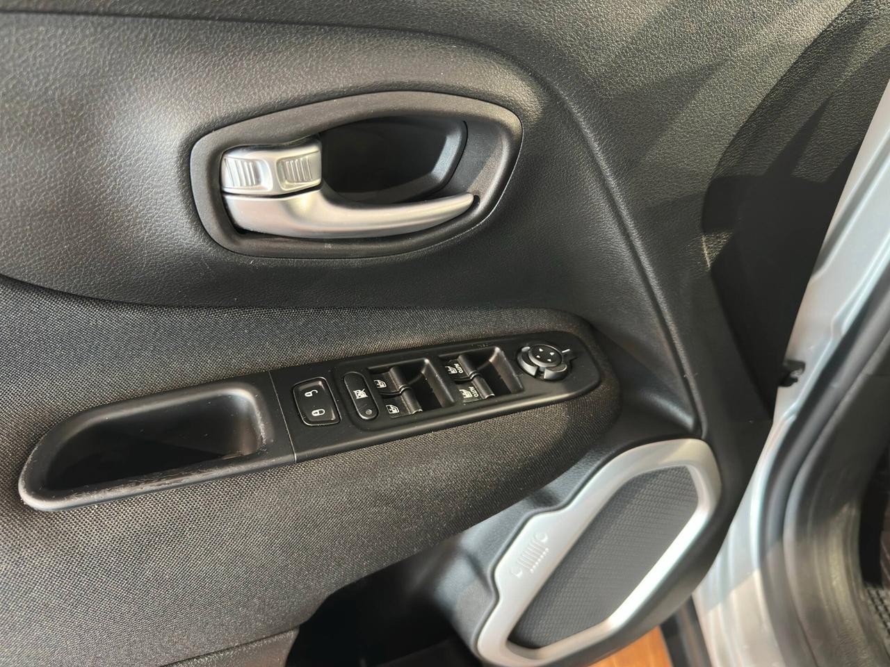 Jeep Renegade 1.6 Mjt DDCT 120 CV Longitude