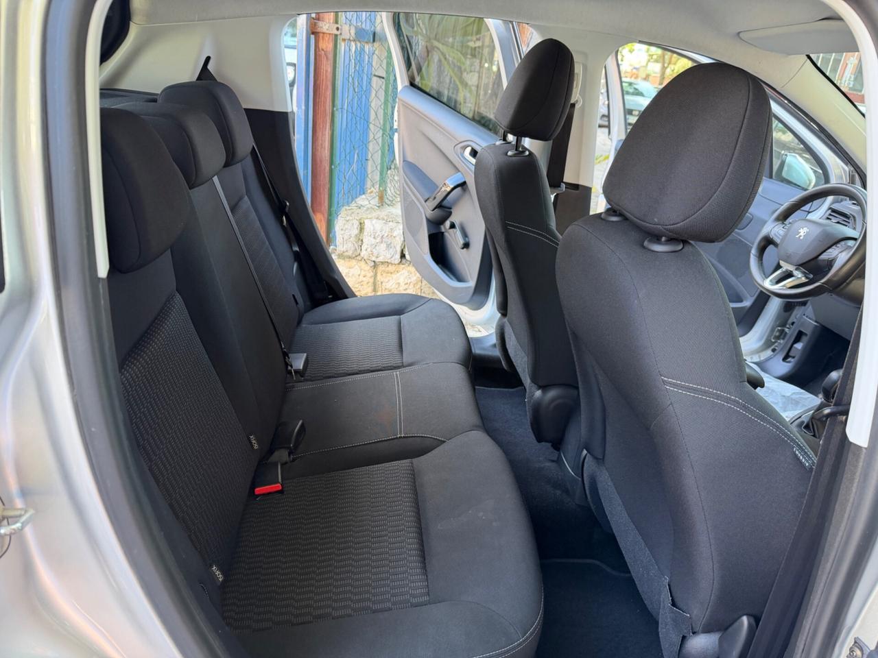 Peugeot 208 82CV 5 porte Allure