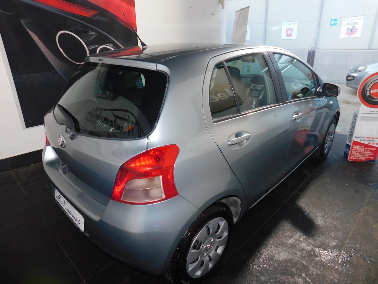 Toyota Yaris 1.0 5 porte Sol