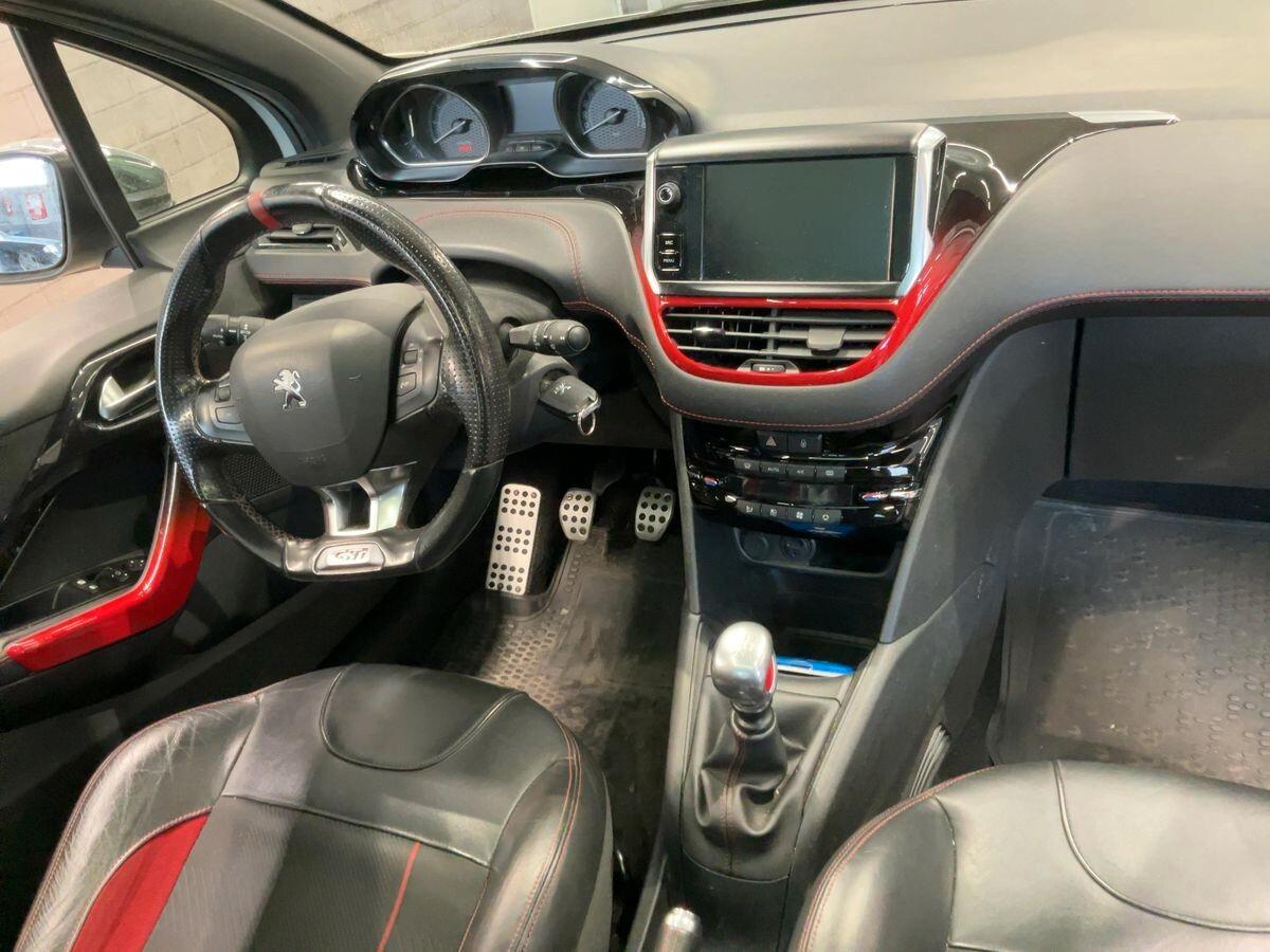 Peugeot 208 1.6 THP 200 CV 3 porte GTi