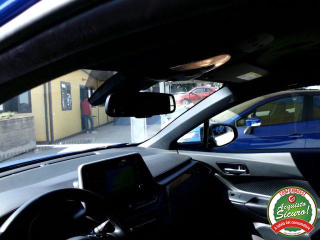 TOYOTA C-HR 1.8 Hybrid E-CVT Business