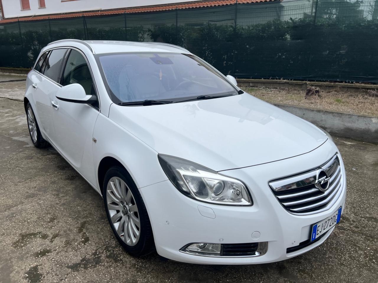 OPEL INSIGNIA AUTOMATICA DIESEL MODELLO SPORT FULL OPTIONAL
