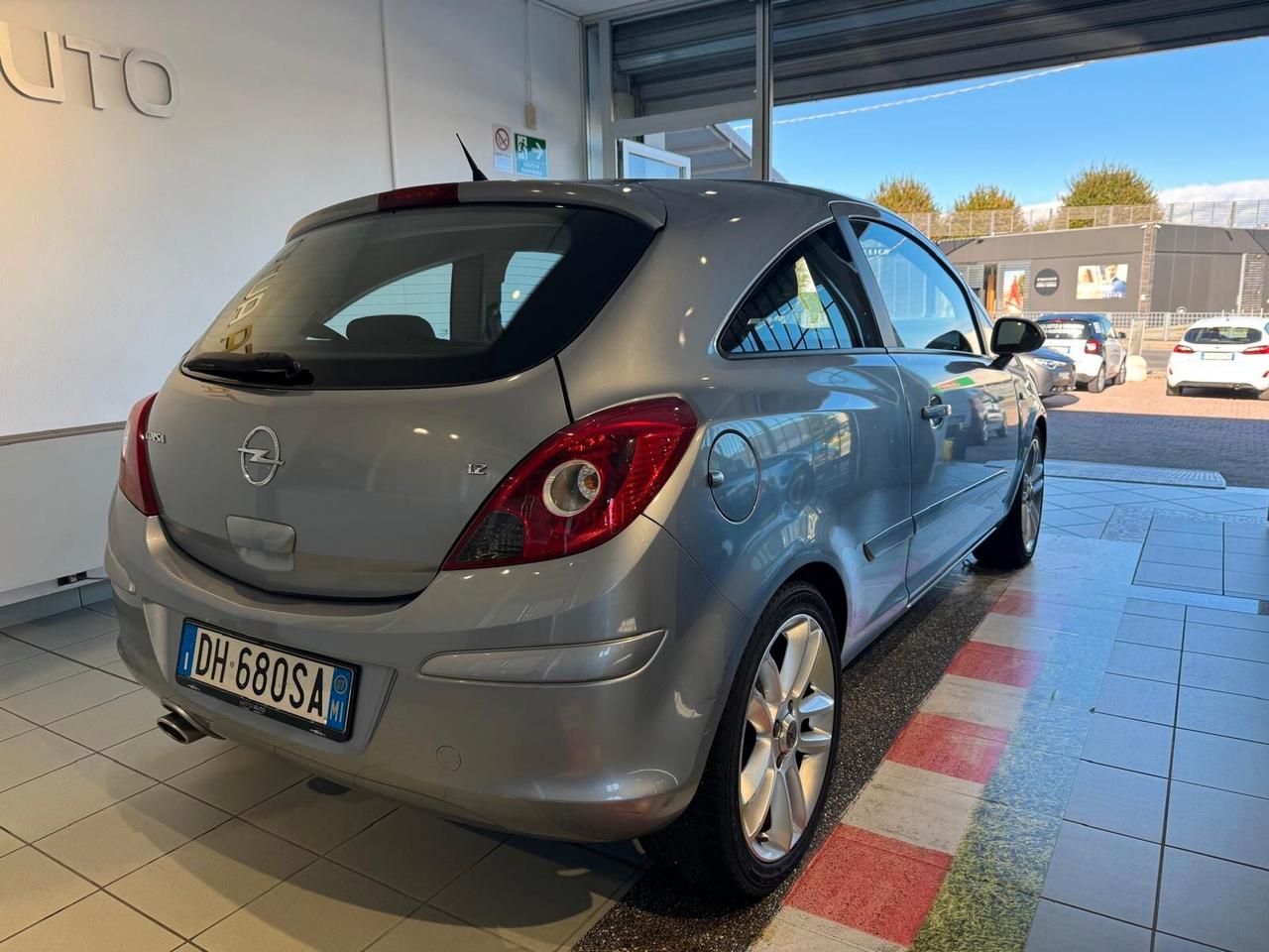 Opel Corsa 1.2 3 porte Club