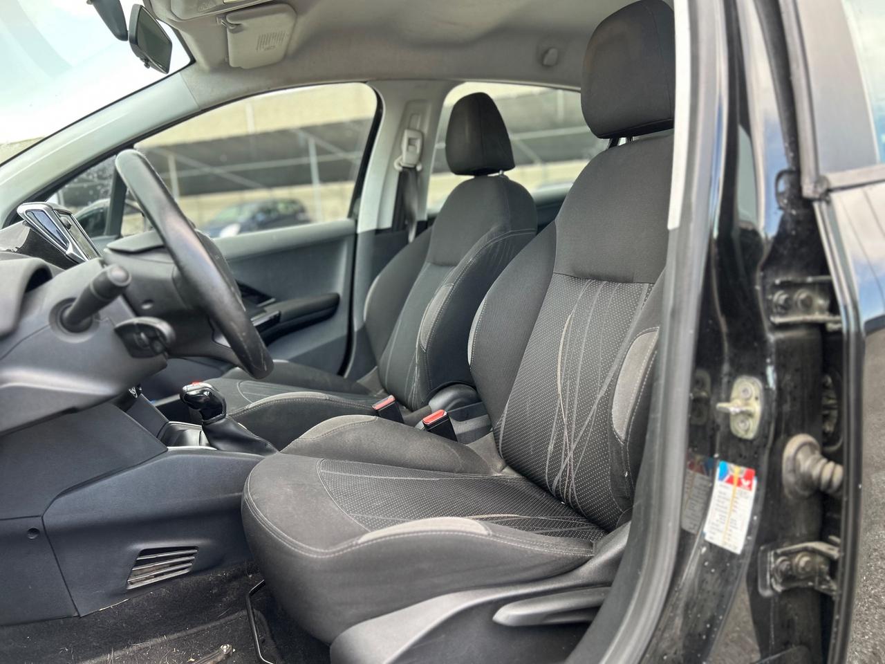 Peugeot 208 1.4 HDi 68 CV LEGGI NOTE