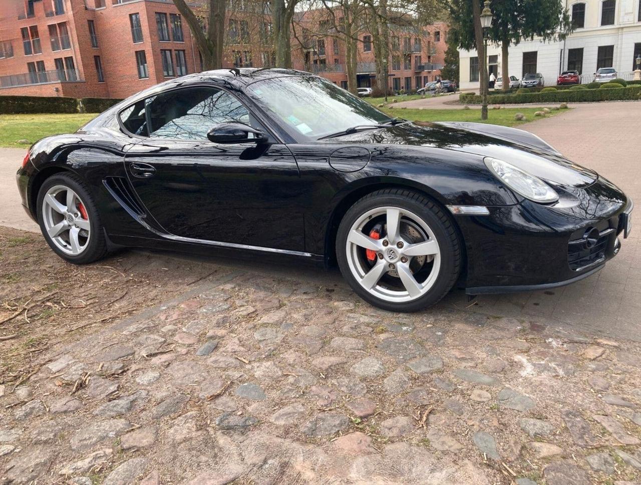 Porsche Cayman 2.7