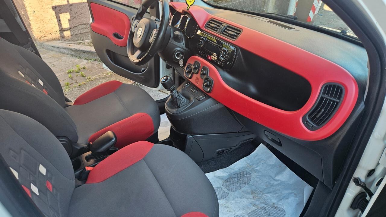 Fiat Panda 1.2 Lounge 69cv 5 POSTI-NEOPATENTATI