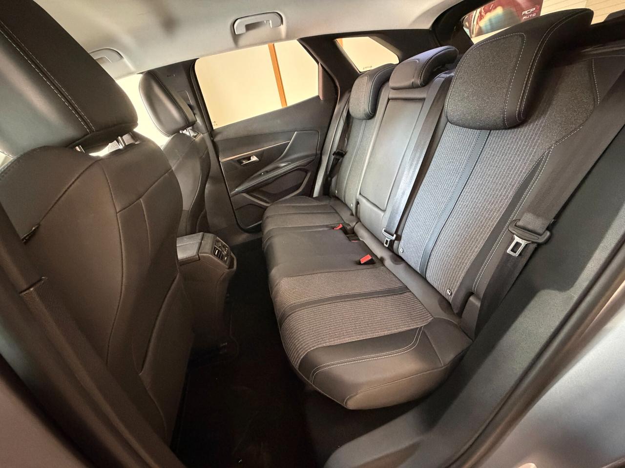 Peugeot 3008 BlueHDi 130 EAT8 S&S Allure Sport