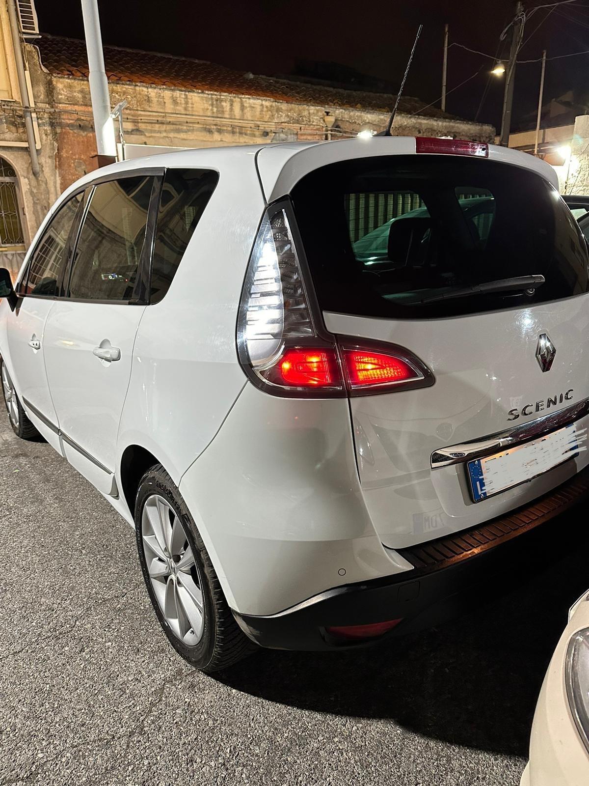 Renault scenic 1.5 diesel anno 2011