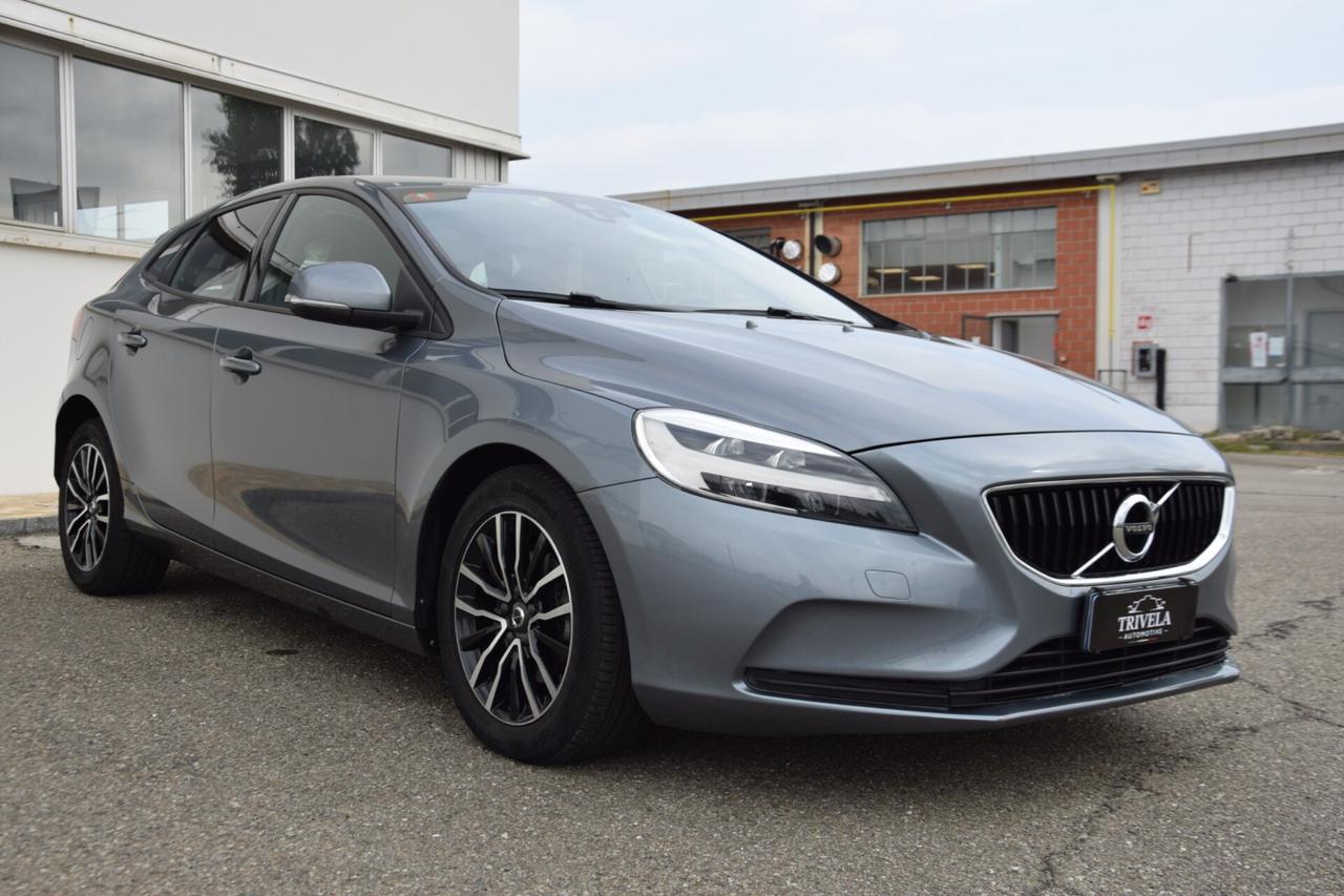 VOLVO V40 (2012-2020) V40 D2 Momentum