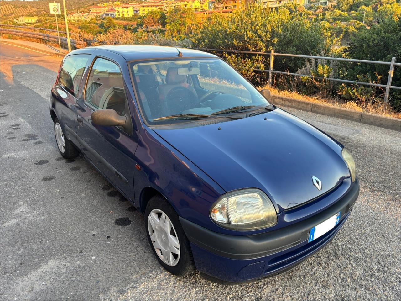 RENAULT CLIO 1.2 CONDIZIONI OTTIME SOLO 120000 KM GUARDA
