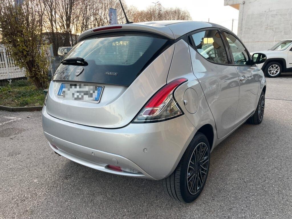 Lancia Ypsilon 1.0 FireFly