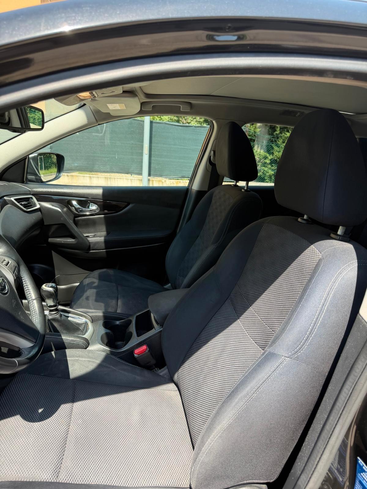 Nissan Qashqai 1.5 dci - TETTO - NAV. - 12 MESI DI GARANZIA -