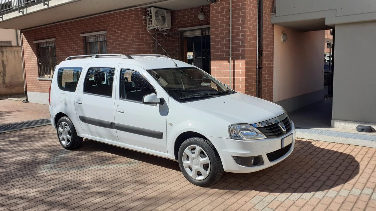 Dacia trasporto disabili pianale ribassato