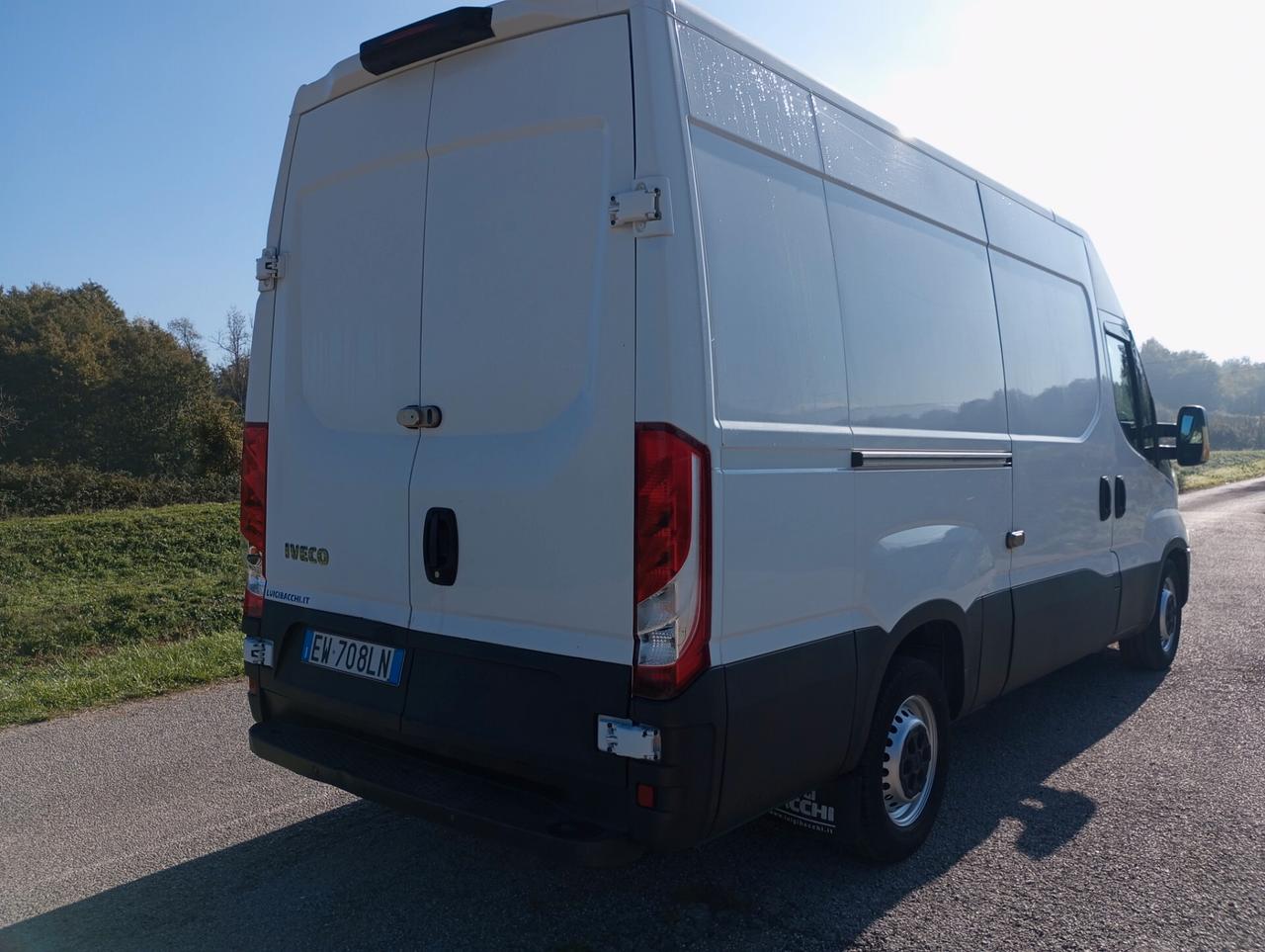 Iveco Daily 35S15 Medio Alto