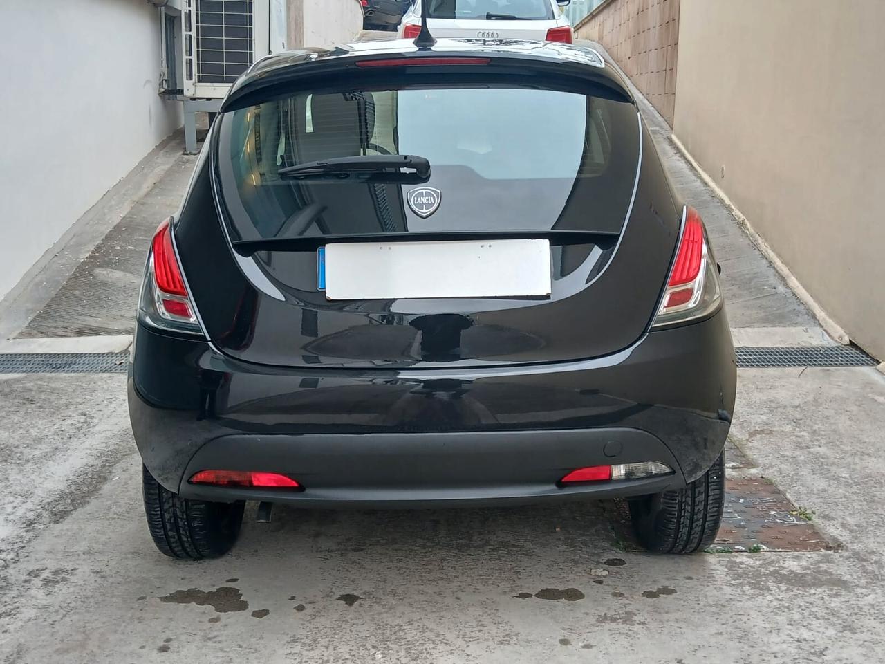 Lancia Ypsilon 1.0 FireFly 5 porte S&S Hybrid Silver Plus