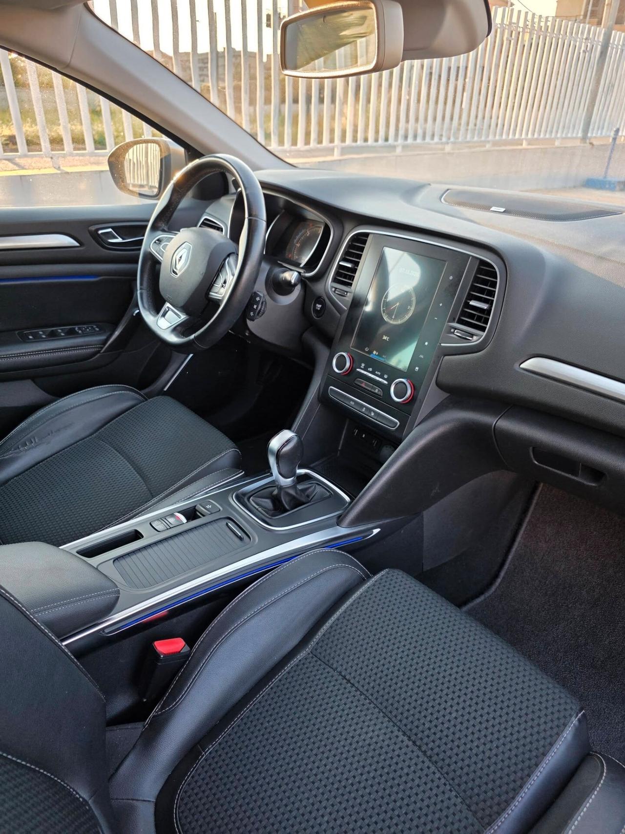 Renault Megane Mégane dCi 8V 110 CV EDC Energy Bose