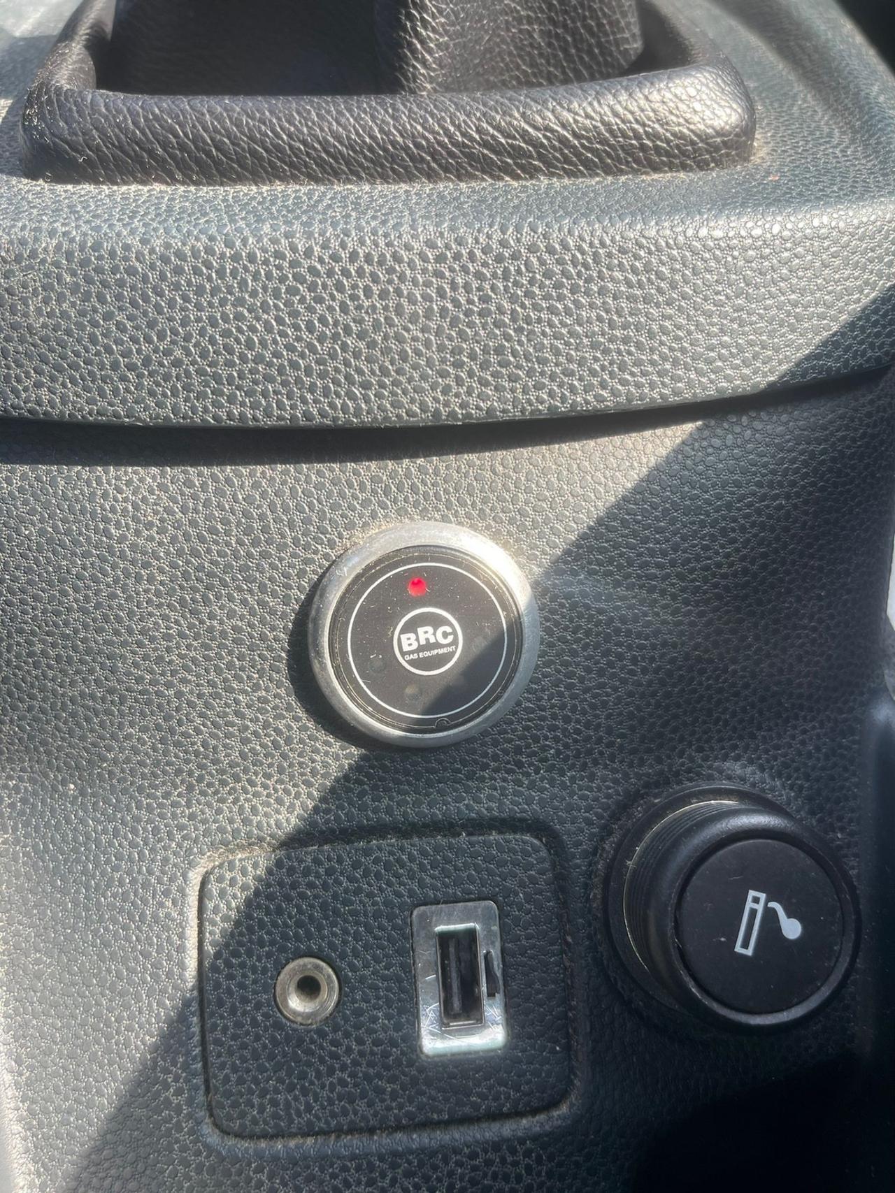 Ford Fiesta 1.4 5 porte Bz.- GPL Titanium