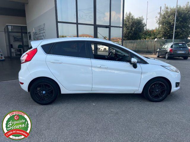 FORD Fiesta 1.5 TDCi 75CV 5 porte Titanium - PER NEOPATENTATO