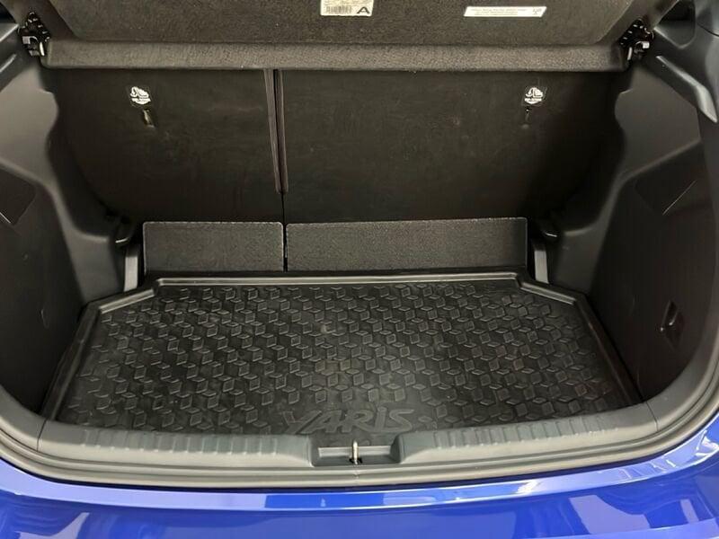 Toyota Yaris Hybrid Lounge MY22