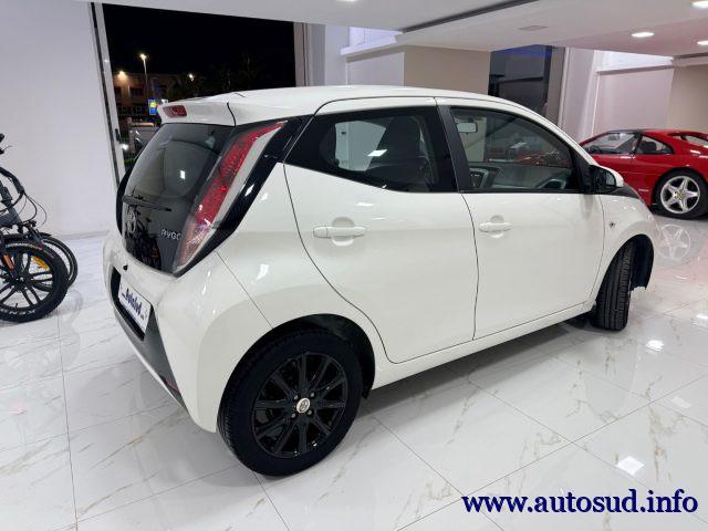 TOYOTA Aygo 1.0 VVT-i 69 CV 5 porte x-play MMT