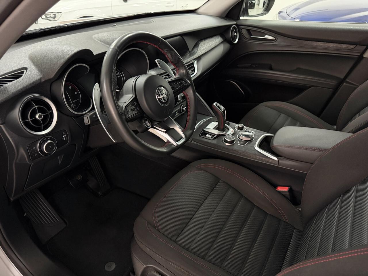 Alfa Romeo Stelvio 2.2 TD 160 CV ROSSO EDIZIONE CERCHI 19" PADDLE PINZE ROSSE RETROCAMERA DISTRIBUZIONE ESEGUITA FRENI