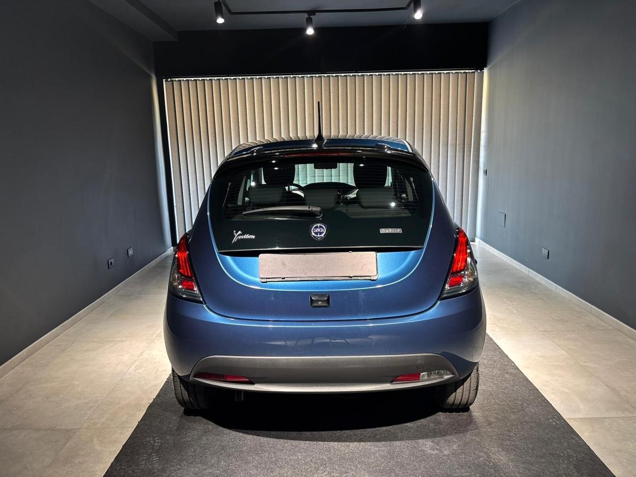 Lancia Ypsilon 1.0 FireFly 5 porte S&S Hybrid Gold Plus